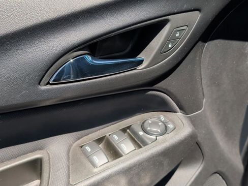 Used 2023 Chevrolet Equinox RS FWD image 15