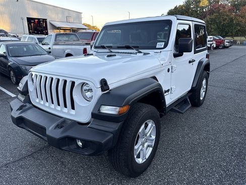 Used 2022 Jeep Wrangler Sport S image 3