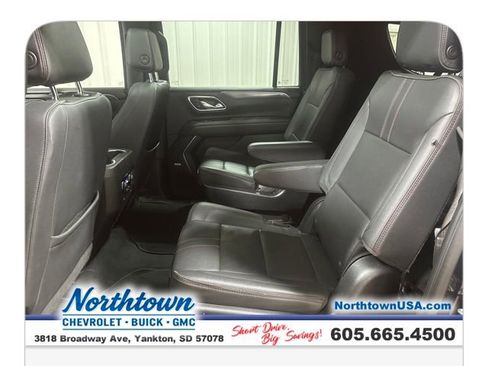 Used 2023 Chevrolet Suburban RST w/ Luxury Package image 24