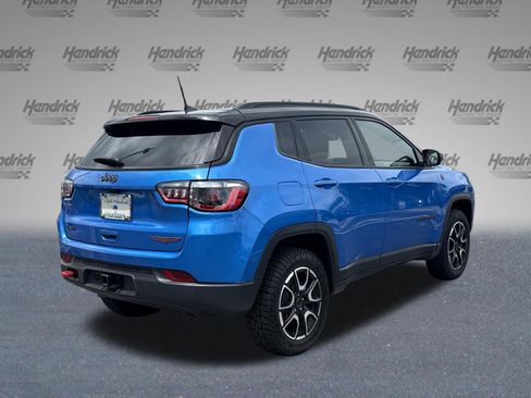 Used 2024 Chevrolet Trax RS FWD image 10