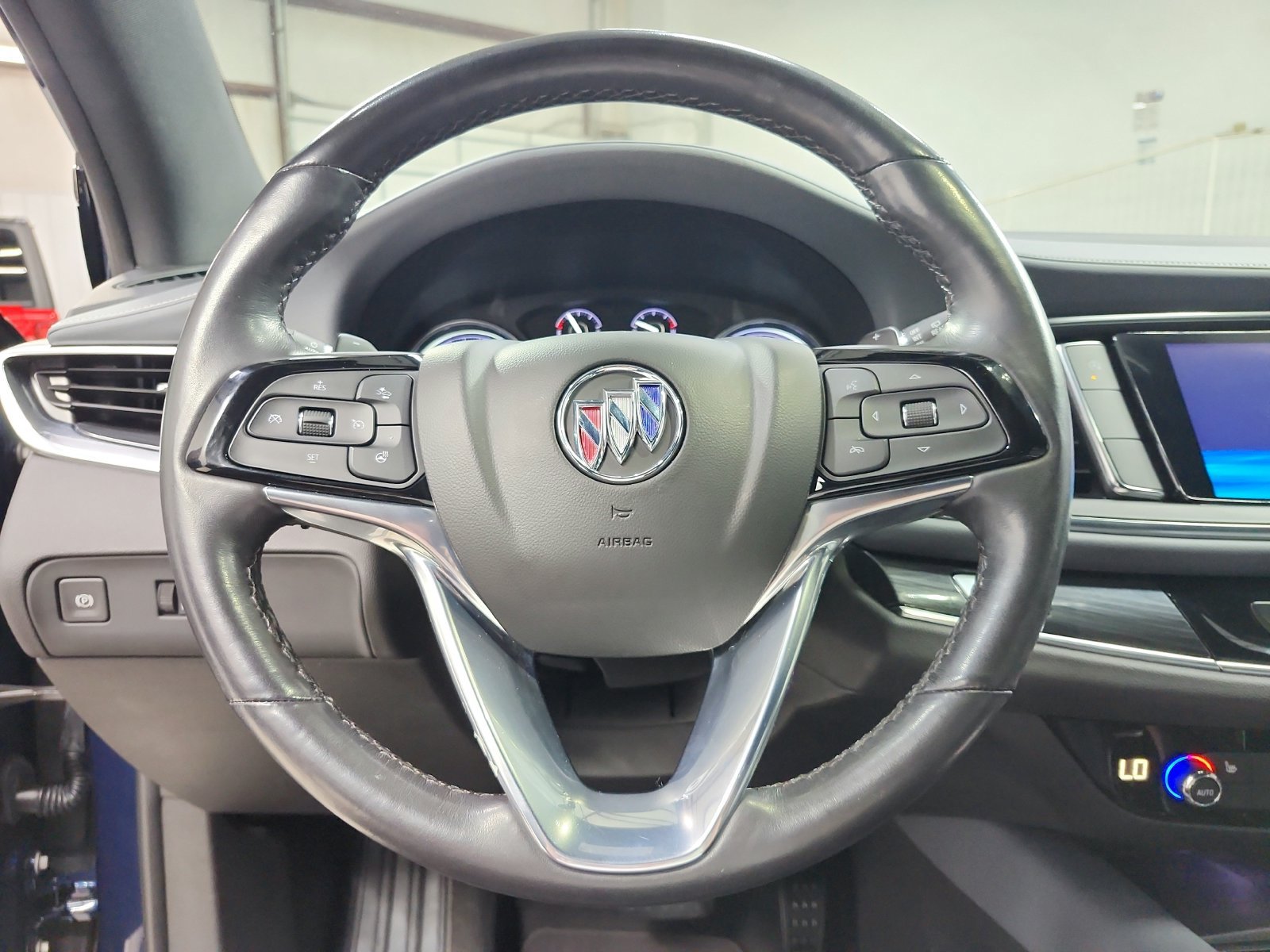 Used 2024 Buick Enclave Essence FWD image 22