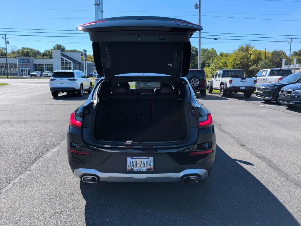 Used 2025 BMW X4 xDrive30i w/ Premium Package AWD/4WD image 12