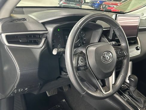 Used 2023 Toyota Corolla Cross LE w/ Moonroof Package FWD image 19