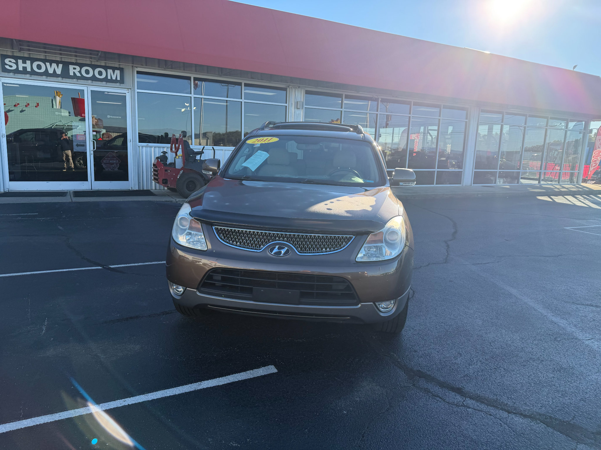 Used 2011 Hyundai Veracruz Limited w/ Navigation Pkg 3 AWD/4WD image 2