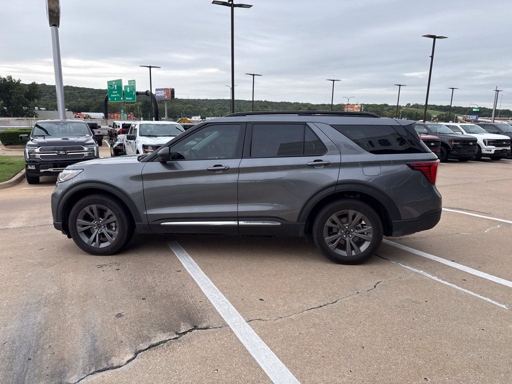 Used 2025 Ford Explorer Active w/ Active Comfort Package AWD/4WD image 6