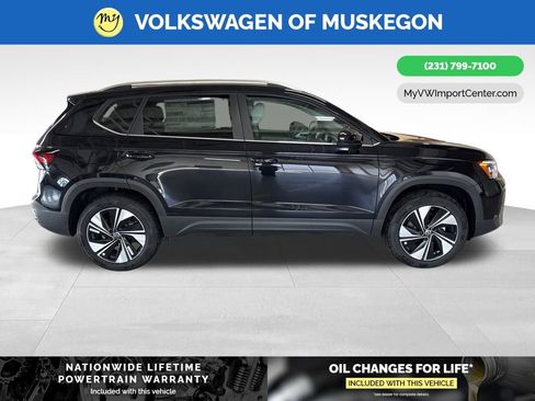 New 2026 Volkswagen Taos SE image 8