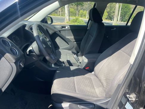 Used 2017 Volkswagen Tiguan S FWD image 9