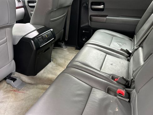 Used 2011 Toyota Sequoia Limited image 28