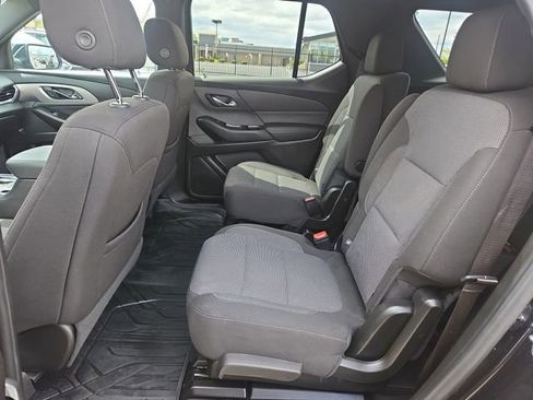 Used 2023 Chevrolet Traverse LT FWD image 25