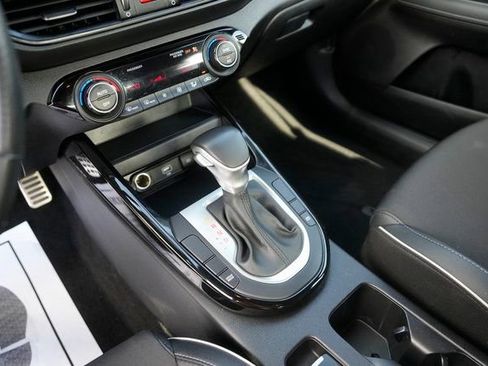 Used 2024 Kia Forte GT-Line image 27