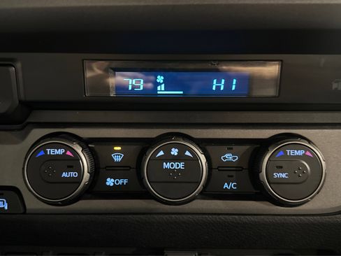 Used 2023 Toyota Tacoma TRD Sport image 32