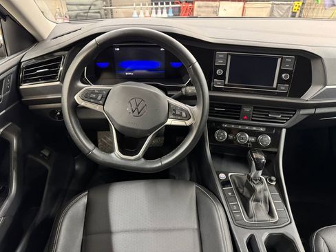 Used 2024 Volkswagen Jetta SE FWD image 18