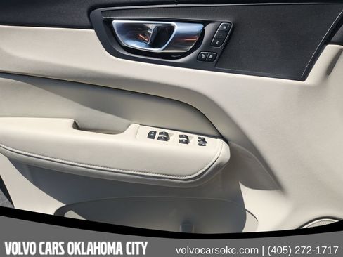 Certified 2024 Volvo XC60 B5 Plus w/ Protection Package Premier AWD/4WD image 18