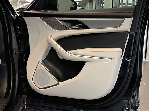 Used 2025 Jaguar F-PACE R-Dynamic S image 22