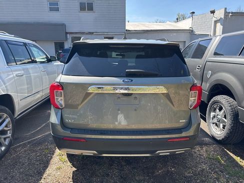 Used 2020 Ford Explorer XLT w/ Equipment Group 202A image 5