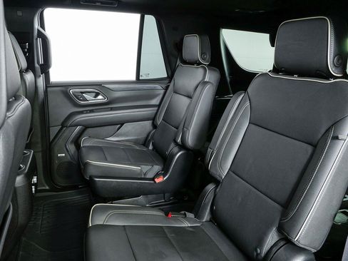 Used 2023 GMC Yukon SLT RWD image 18
