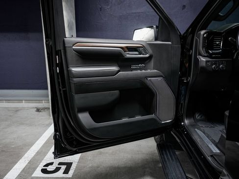 Used 2024 Chevrolet Silverado 1500 High Country w/ Midnight Edition AWD/4WD image 23