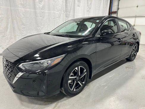 Used 2025 Nissan Sentra SV image 3