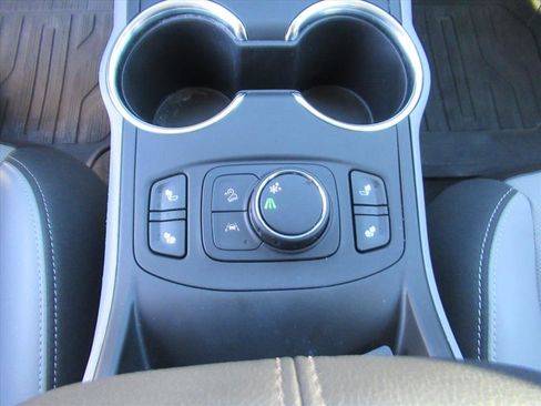 Used 2023 GMC Terrain SLT w/ LPO, Floor Liner Package image 24