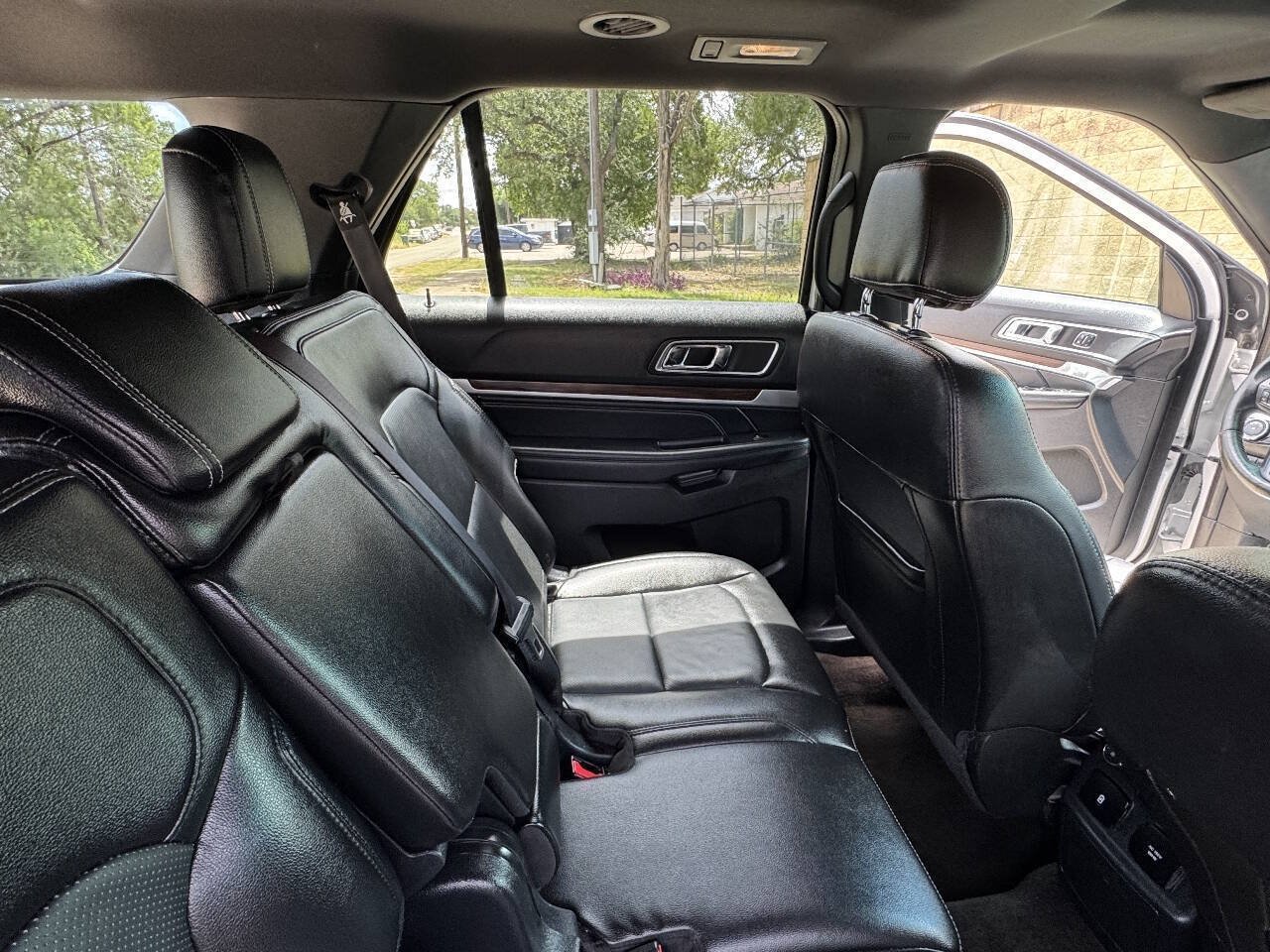 Used 2016 Ford Explorer Limited w/ Equipment Group 301A FWD image 28