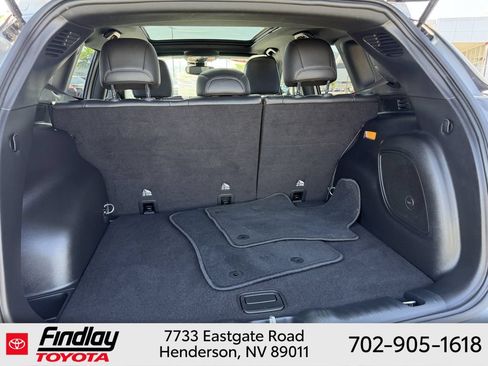 Used 2023 Jeep Compass Latitude w/ Sun and Sound Group AWD/4WD image 18
