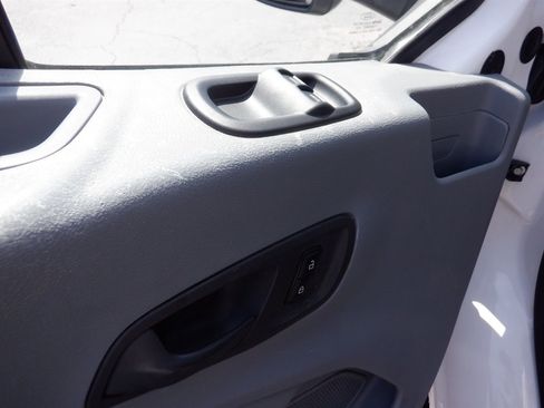 Used 2018 Ford Transit 250 138 image 9
