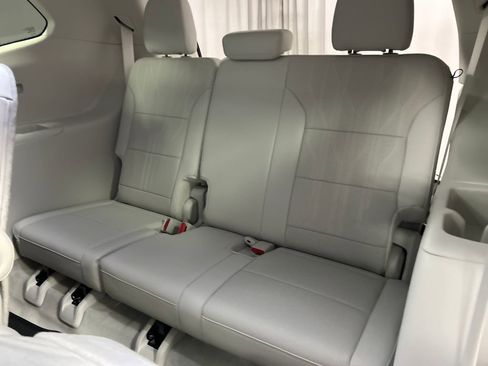 New 2026 Buick Enclave Avenir image 23