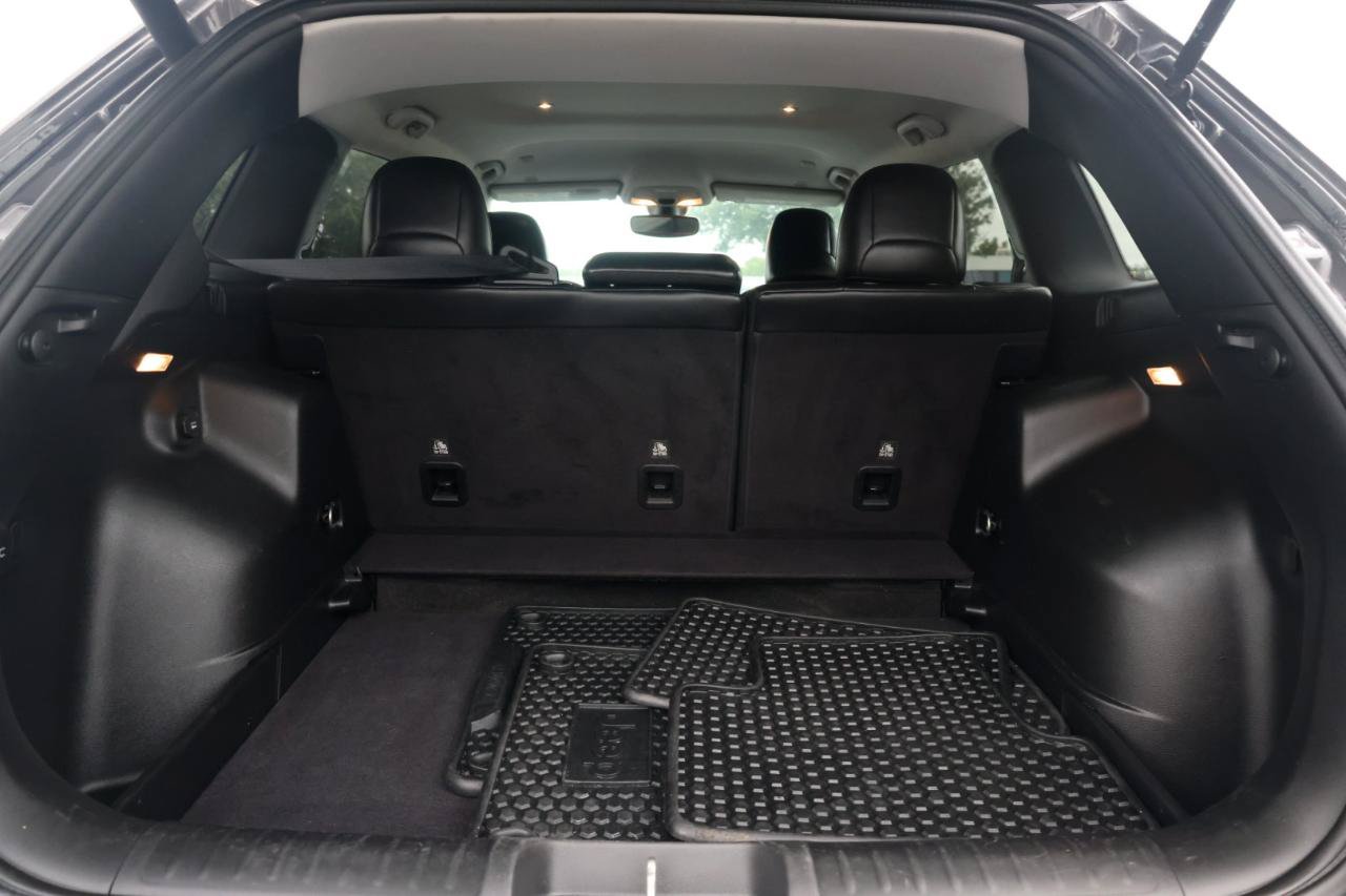 Used 2019 Jeep Cherokee Latitude Plus AWD/4WD image 22