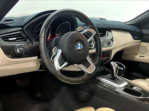 Used 2010 BMW Z4 sDrive35i image 14