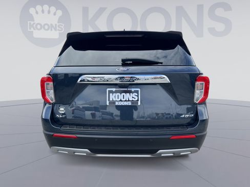 Used 2023 Ford Explorer XLT w/ Equipment Group 202A image 5