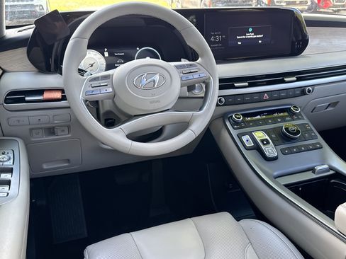 Used 2023 Hyundai Palisade Limited FWD image 22