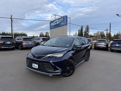 Used 2021 Toyota Sienna XLE