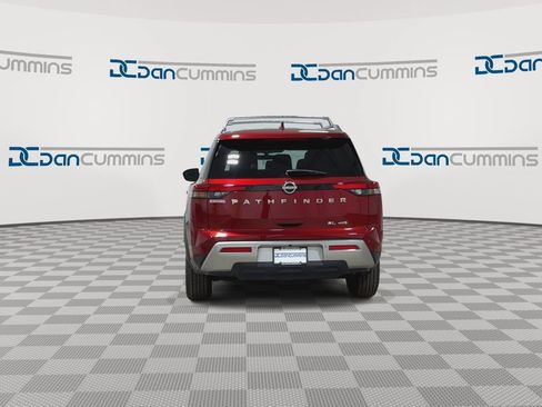 Used 2023 Nissan Pathfinder SL AWD/4WD image 7