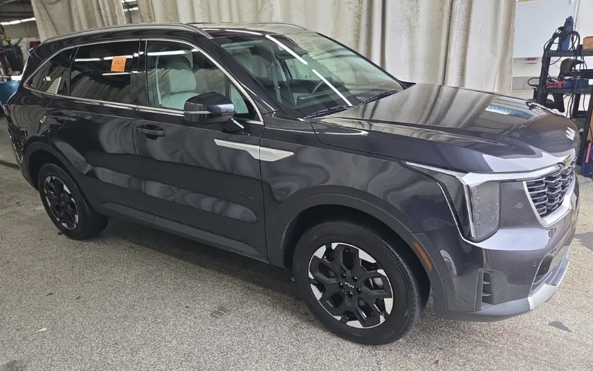 Used 2025 Kia Sorento S AWD/4WD image 4