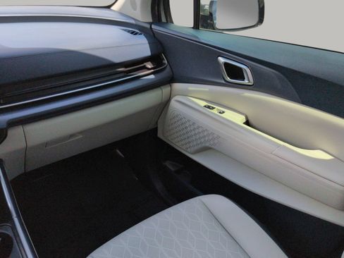 Certified 2026 Kia Carnival SX FWD image 22