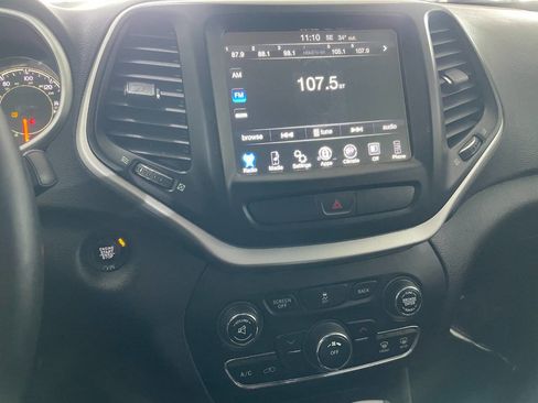 Used 2018 Jeep Cherokee Latitude Plus image 32