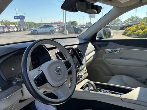 Used 2024 Volvo XC90 B5 Plus w/ Protection Package Premier AWD/4WD image 17