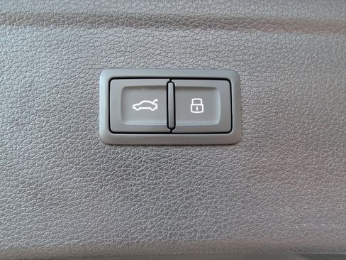 Used 2021 Audi Q5 e Premium Plus w/ Premium Plus Package image 36