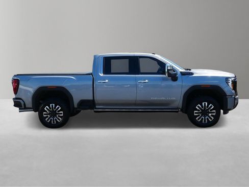 Used 2025 GMC Sierra 2500 Denali Ultimate AWD/4WD image 3