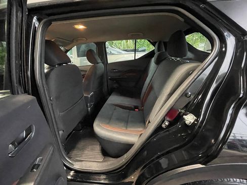 Used 2019 Nissan Kicks SR w/ Exterior Package FWD image 11