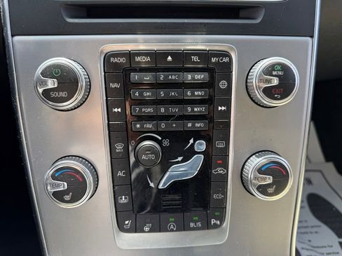 Used 2018 Volvo S60 T5 Inscription image 27