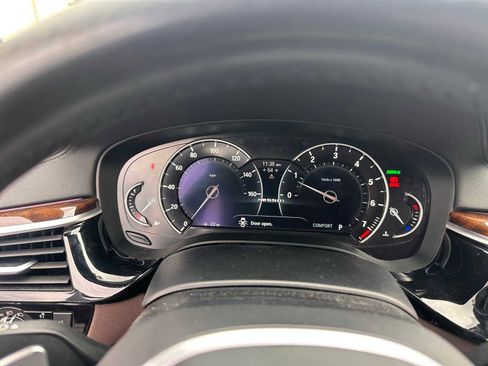 Used 2018 BMW M550i xDrive image 19