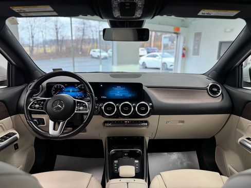 Used 2023 Mercedes-Benz GLA 250 4MATIC image 23