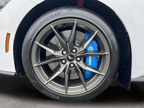 Used 2024 Ford Mustang Dark Horse image 8