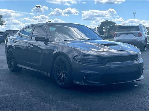 Used 2018 Dodge Charger R/T Scat Pack w/ Dynamics Package RWD image 2