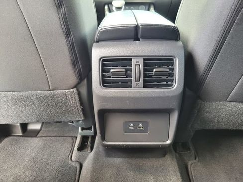 Certified 2023 Nissan Rogue SV FWD image 17