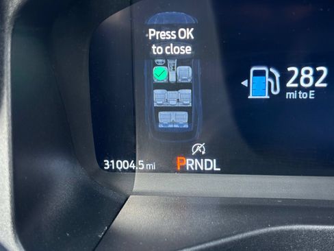 Used 2025 Ford Explorer ST-Line w/ ST-Line Street Pack AWD/4WD image 19