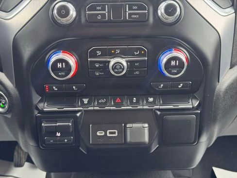 Used 2023 GMC Sierra 3500 SLE w/ SLE Convenience Package image 18