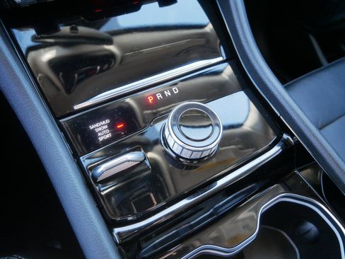 Used 2023 Jeep Grand Cherokee Limited w/ Black Appearance Package image 29