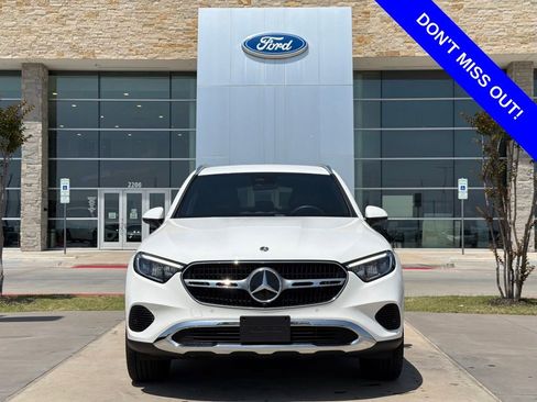 Used 2025 Mercedes-Benz GLC 300 image 2